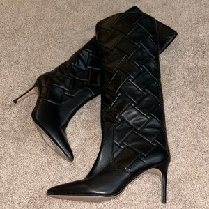 Black quilted heeled bootss